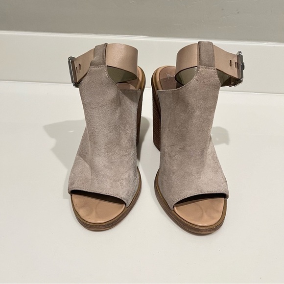 Marc Fisher Milvashi slingback suede sandals, 4.5” chunky heel, beige,sz 8.5 - Picture 4 of 12